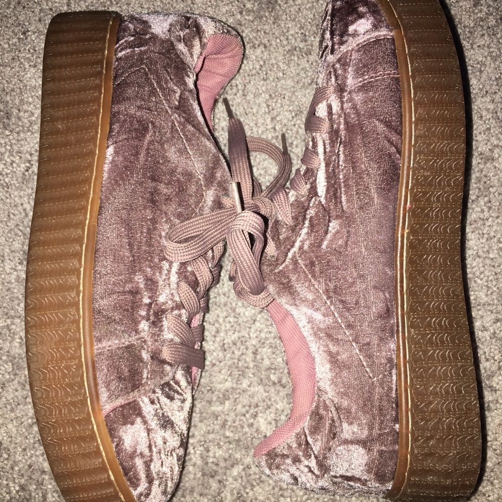Velvet Shoes - Picture 3 of 4